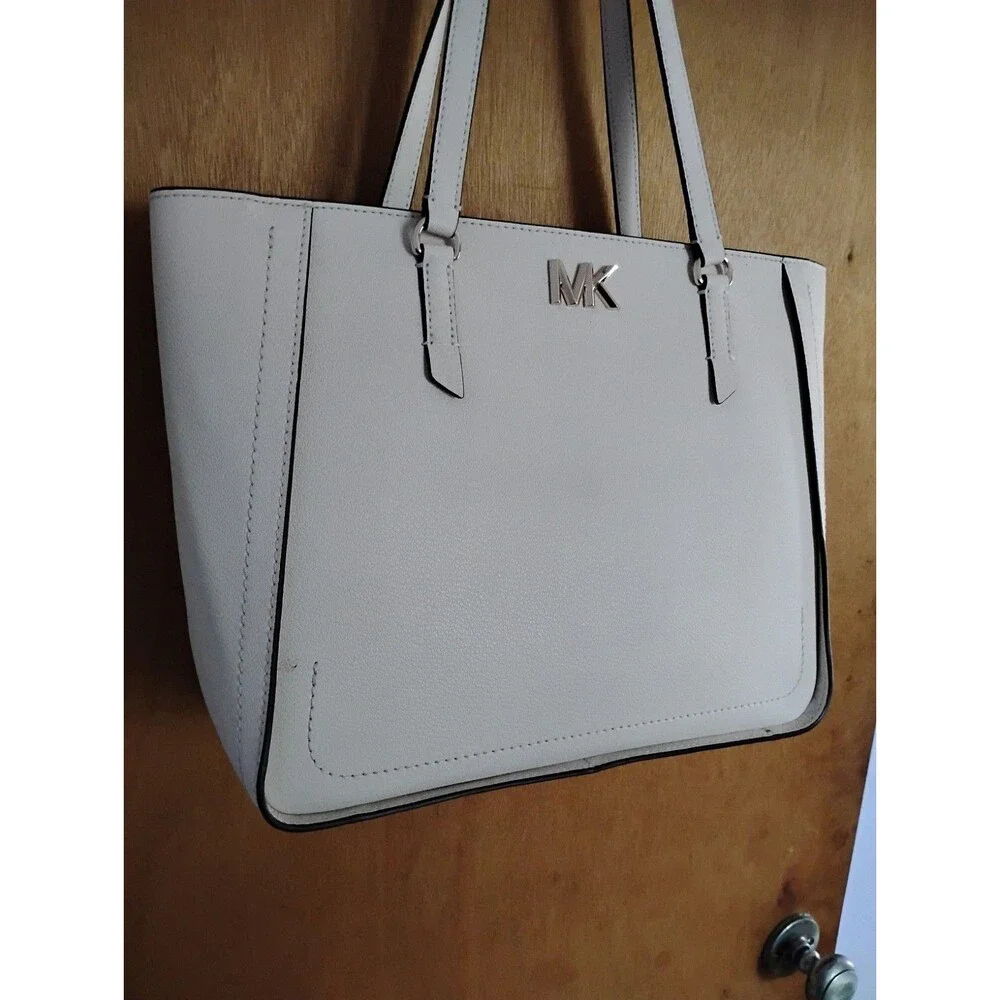 Michael Kors Brand NWT White Sylvia Medium/ Large Tote Shoulder Bag Handbag